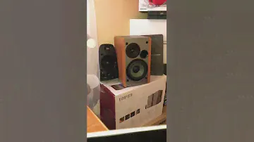 Edified  R1280t + Logitech z623 and DragonFly Black